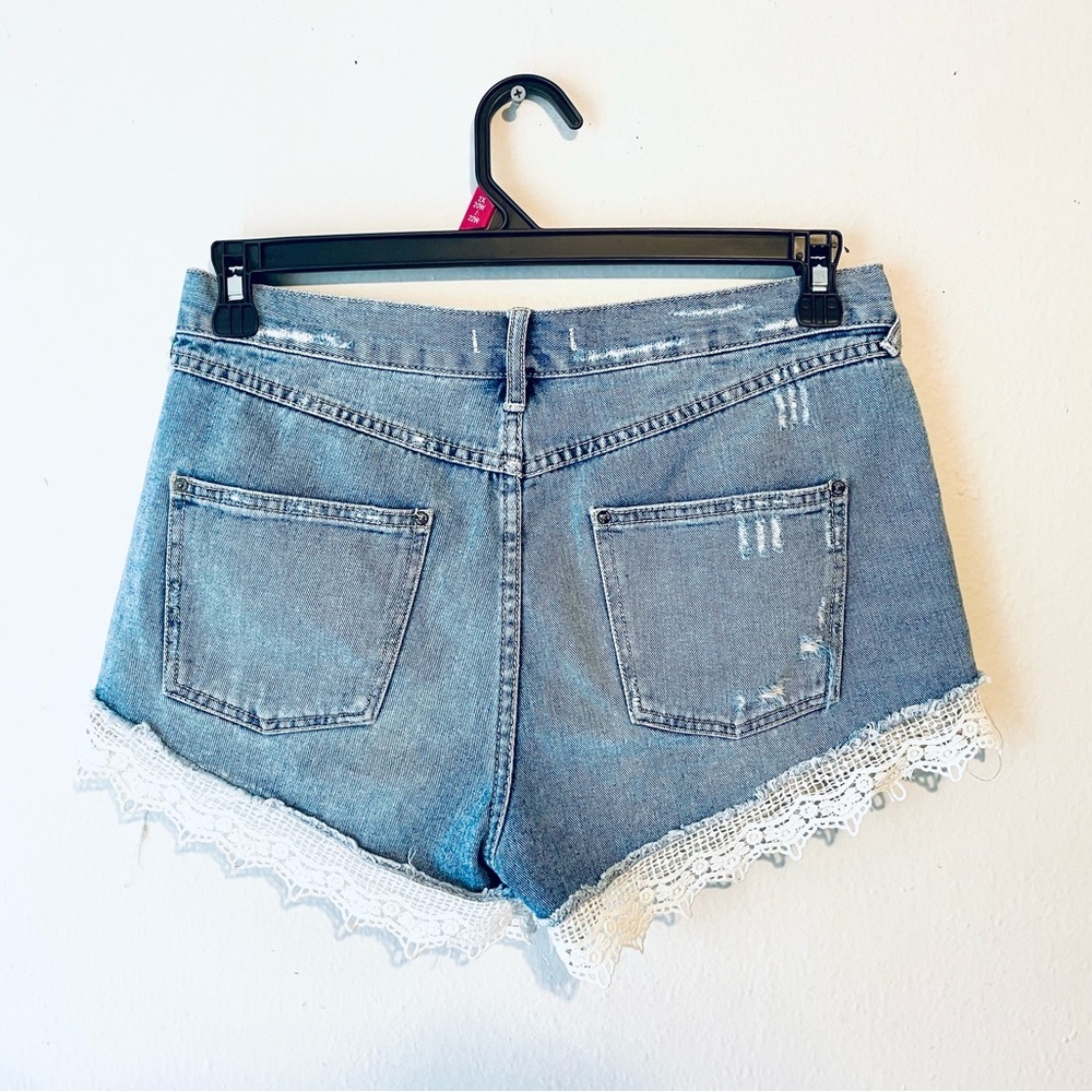 Free People Blue Jean Shorts with Lace Trim‎ Size 28 - Picture 4 of 6